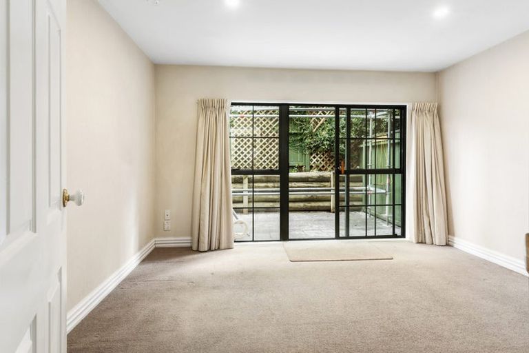 Photo of property in 16c Hobson Street, Thorndon, Wellington, 6011