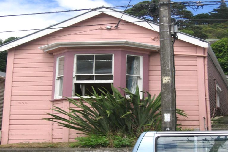 Photo of property in 205 Aro Street, Aro Valley, Wellington, 6021
