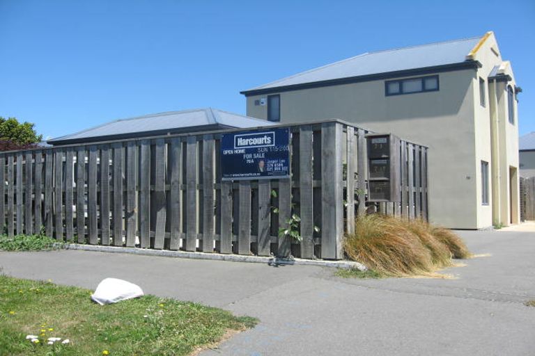 Photo of property in 72 Wharenui Road, Upper Riccarton, Christchurch, 8041