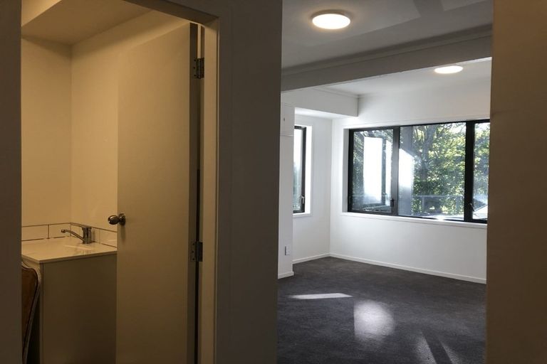 Photo of property in 21b Cockayne Road, Khandallah, Wellington, 6035