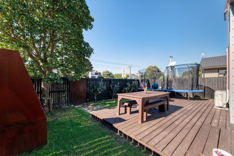 Photo of property in 16a Simpson Road, Papamoa Beach, Papamoa, 3118