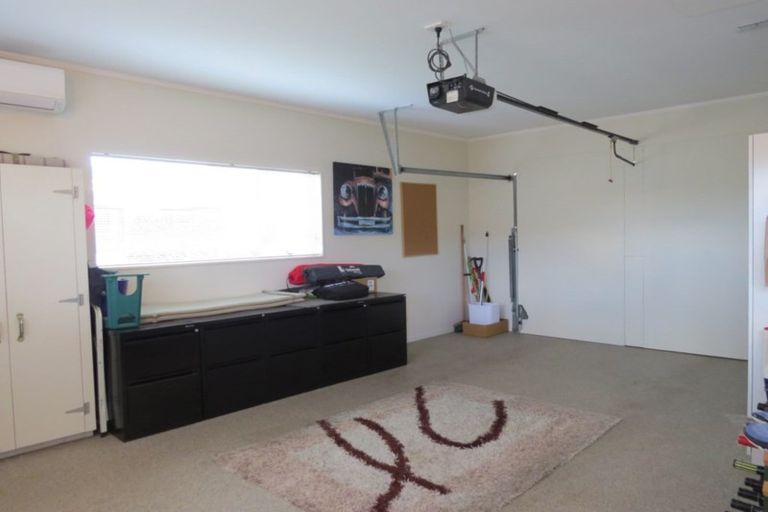 Photo of property in 4 Allman Drive, Coromandel, 3506