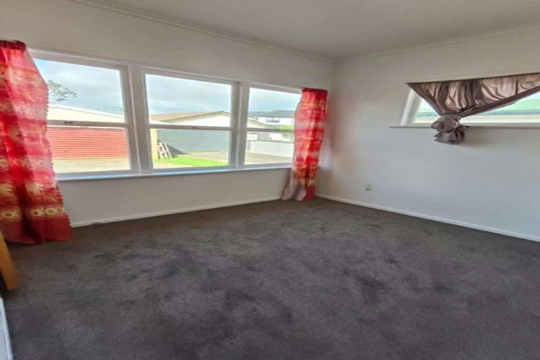Photo of property in 30 Edmund Hillary Avenue, Papakura, 2110