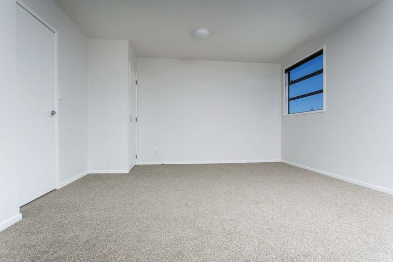 Photo of property in 420/18 Sunnyhaven Avenue, Beach Haven, Auckland, 0626