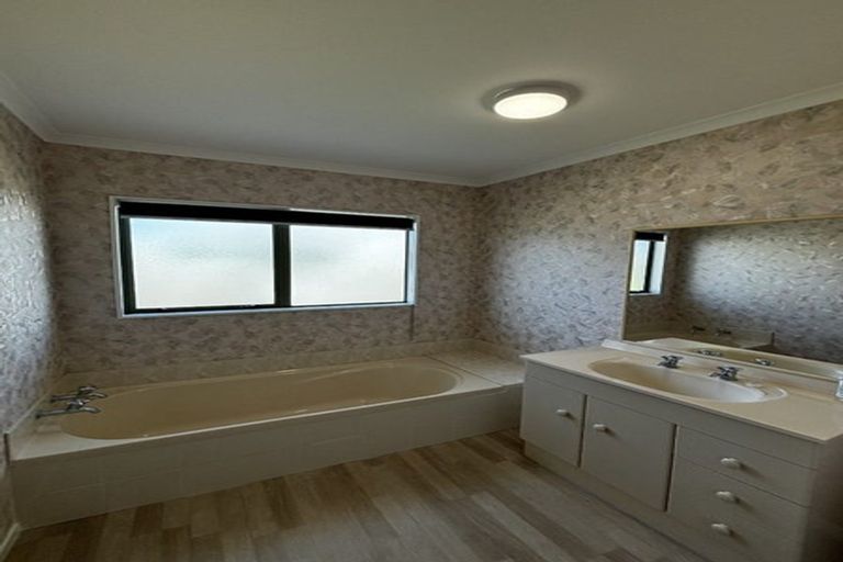 Photo of property in 2/219 Mangorei Road, Merrilands, New Plymouth, 4312