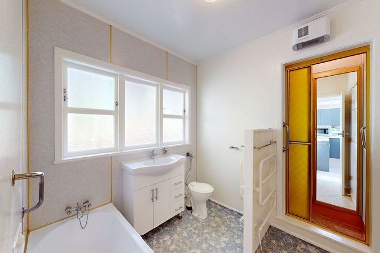 Photo of property in 12 Delhi Crescent, Khandallah, Wellington, 6035