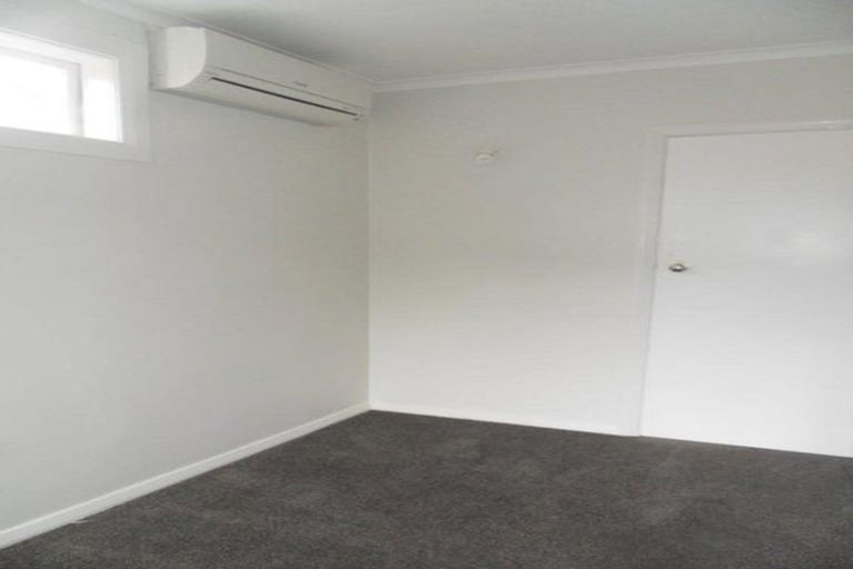 Photo of property in 16 Moana Road, Kelburn, Wellington, 6012