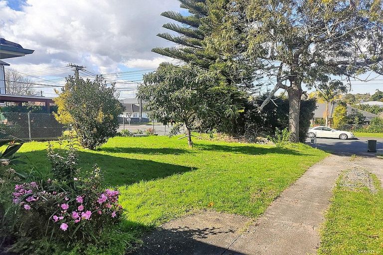 Photo of property in 23 Toru Street, Te Atatu Peninsula, Auckland, 0610