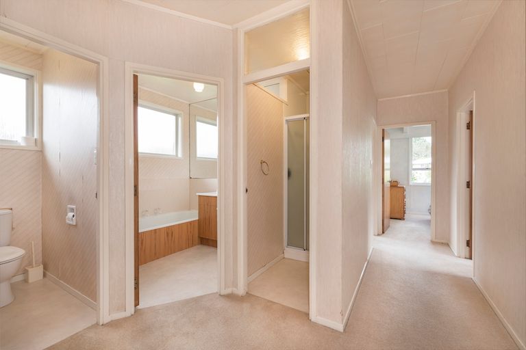 Photo of property in 48 Rehia Road, Massey, Auckland, 0614