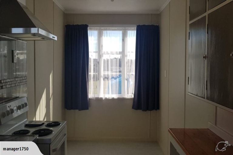 Photo of property in 84 Swiss Avenue, Gonville, Whanganui, 4501