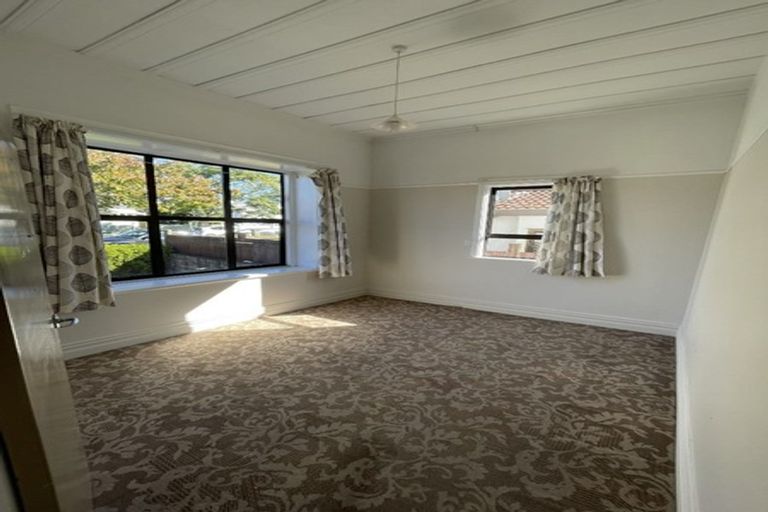 Photo of property in 3a Haverstock Road, Sandringham, Auckland, 1025
