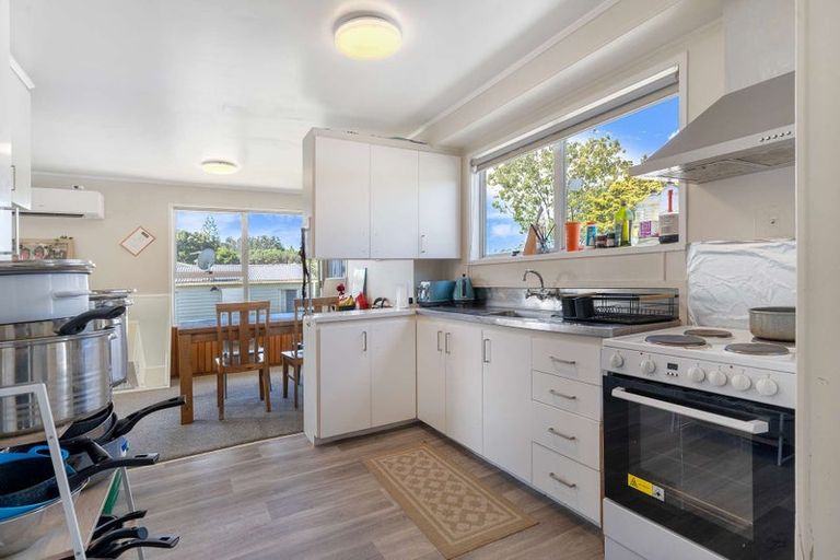 Photo of property in 6 Karina Place, Glen Eden, Auckland, 0602