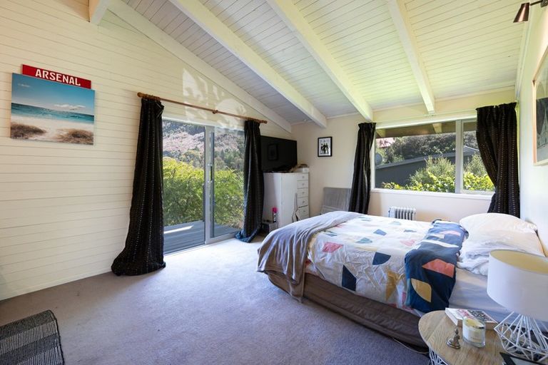 Photo of property in 16 Mckerrow Place, Sunshine Bay, Queenstown, 9300