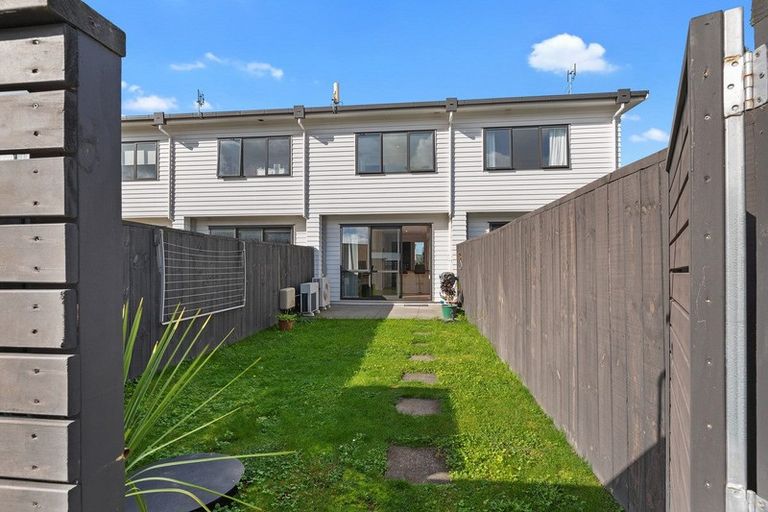 Photo of property in 27 Kanuka Road, Hobsonville, Auckland, 0616