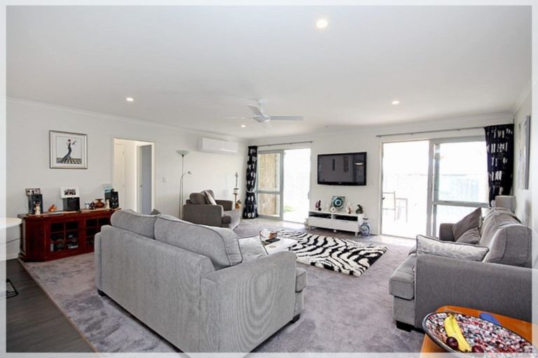 Photo of property in 12 Oxnam Place, Foxton Beach, Foxton, 4815