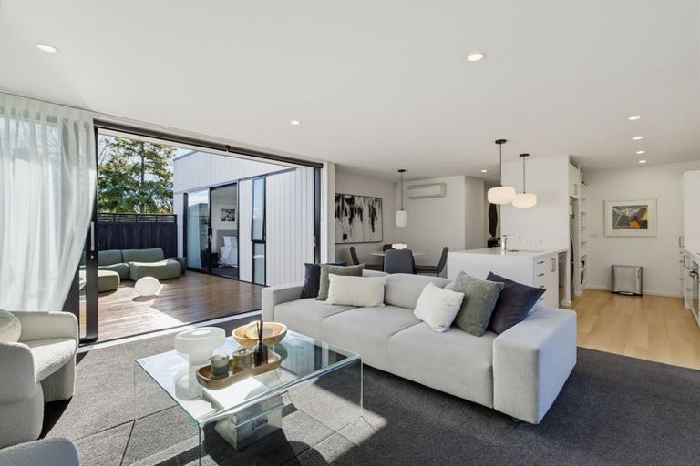 Photo of property in 275 Hills Road, Mairehau, Christchurch, 8013