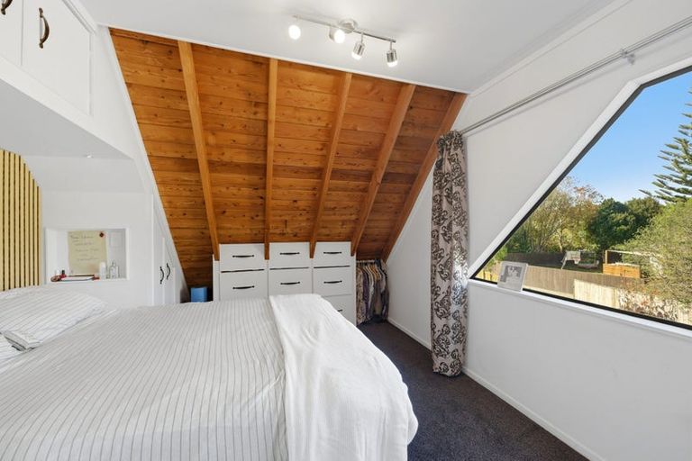 Photo of property in 125 Awaroa Road, Helensville, 0800