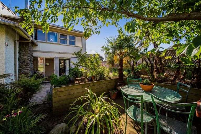 Photo of property in 82 Barrett Street, Westown, New Plymouth, 4310