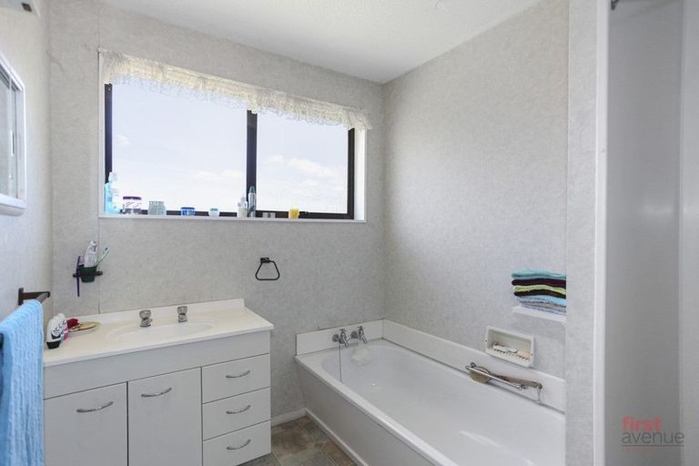 Photo of property in 1/71 Royal Park Drive, Parklands, Christchurch, 8083