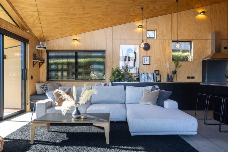 Photo of property in 14 Caithness Court, Jacks Point, Queenstown, 9371