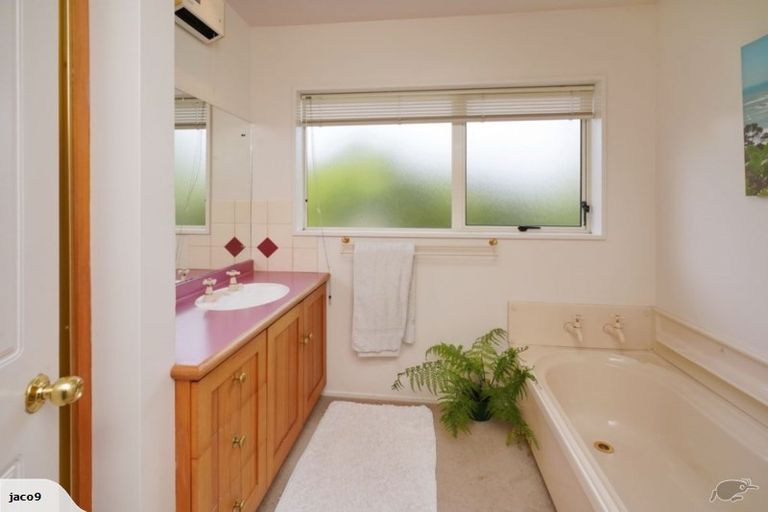 Photo of property in 40 Rickton Place, Rangiora, 7400