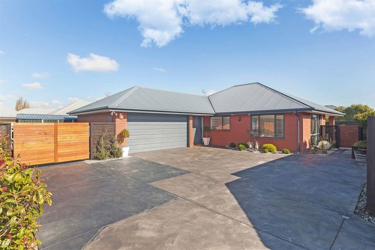 Photo of property in 16 Bayliss Close, Northwood, Christchurch, 8051