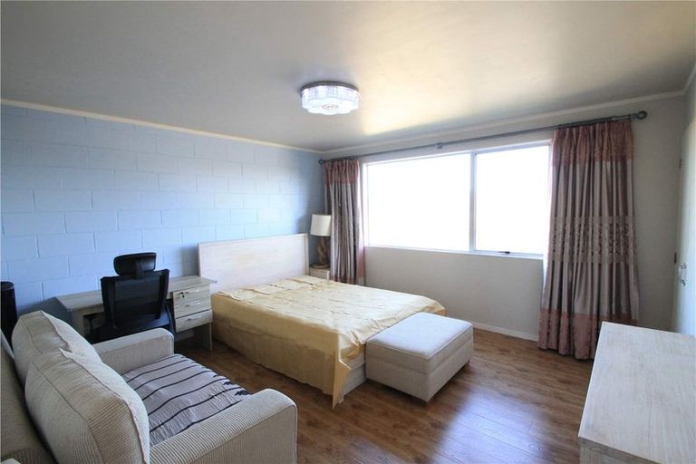 Photo of property in 2/78 West Coast Road, Glen Eden, Auckland, 0602