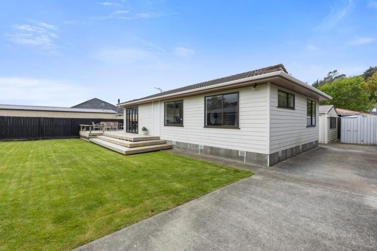 Photo of property in 2/18 Montgomery Street, Stokes Valley, Lower Hutt, 5019