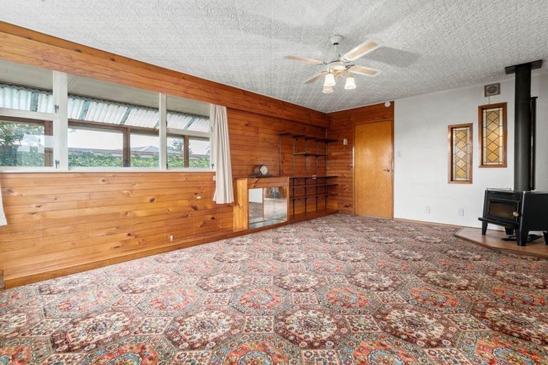 Photo of property in 11 Roick Parade, Glen Eden, Auckland, 0602