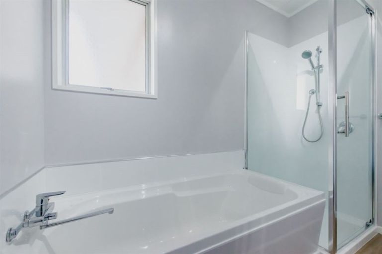 Photo of property in 71b Raumati Road, Raumati Beach, Paraparaumu, 5032