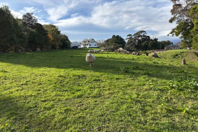 Photo of property in 33 Railway Terrace, Ohau, Levin, 5570