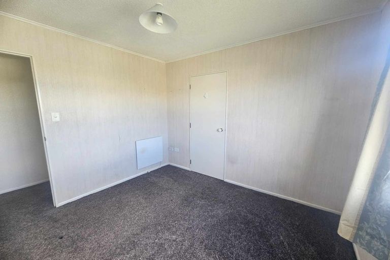 Photo of property in 3 Bayswater Place, Newlands, Wellington, 6037