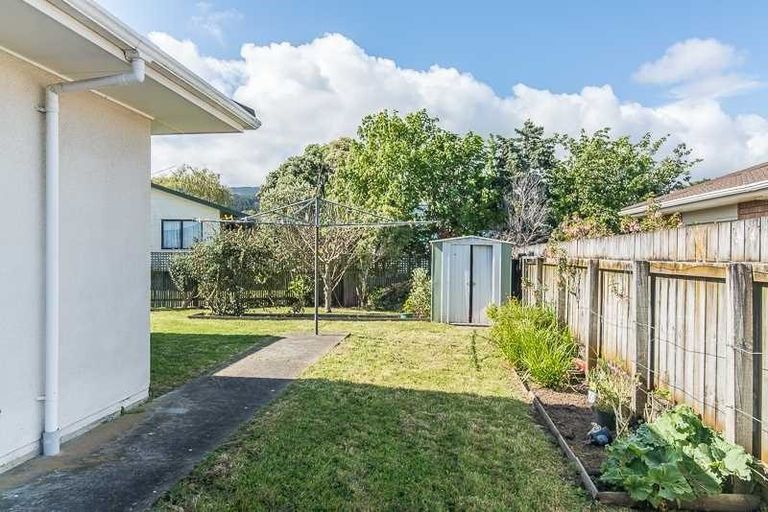 Photo of property in 17 Heihei Place, Paraparaumu, 5032