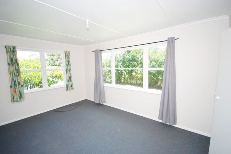 Photo of property in 9 Aronui Terrace, Kelston, Auckland, 0602