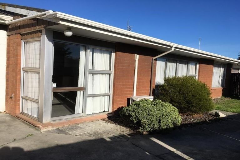 Photo of property in 2/5 Cuffs Road, Wainoni, Christchurch, 8061
