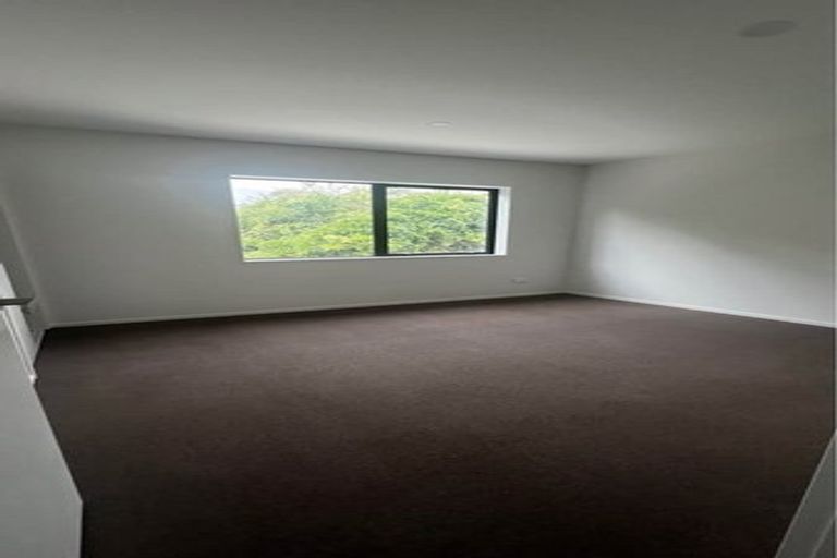 Photo of property in 2/71 Hillcrest Road, Papatoetoe, Auckland, 2025