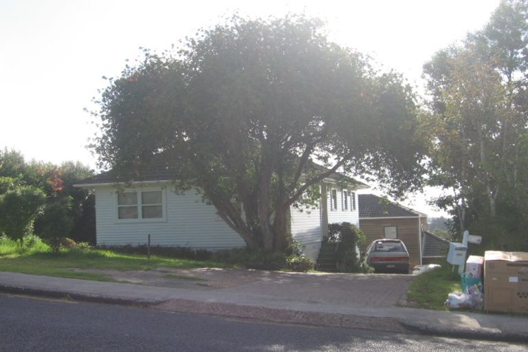 Photo of property in 2/30 Weldene Avenue, Glenfield, Auckland, 0629