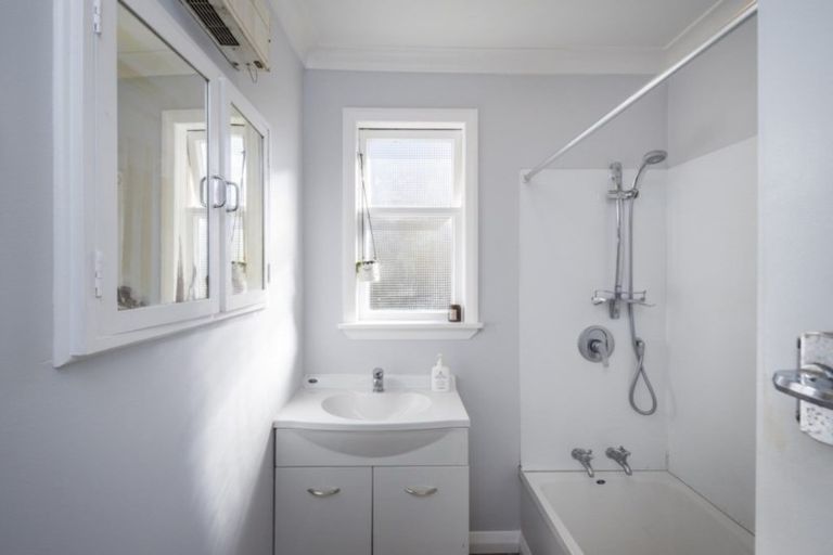 Photo of property in 106 Rugby Street, Awapuni, Palmerston North, 4412