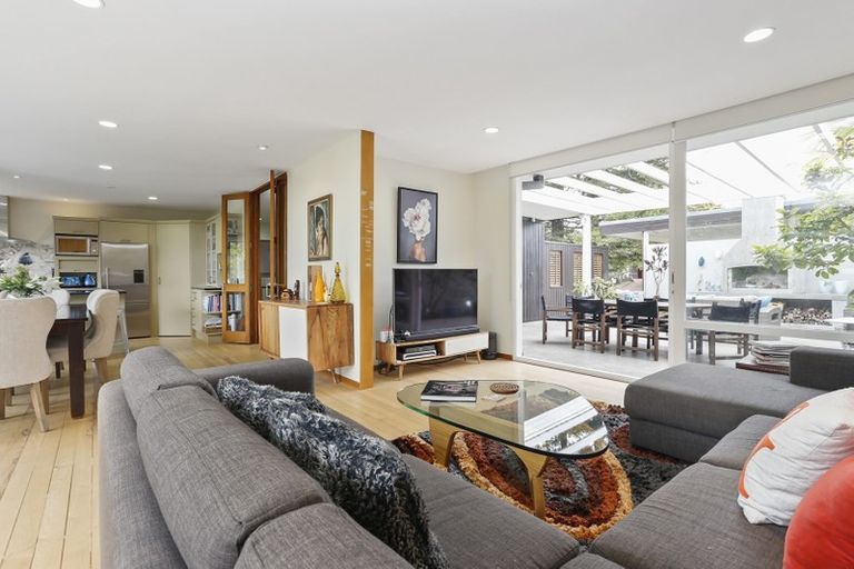 Photo of property in 10 Sandford Street, Campbells Bay, Auckland, 0630