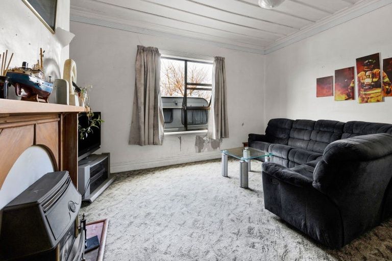 Photo of property in 1 Campbell Street, Hawera, 4610