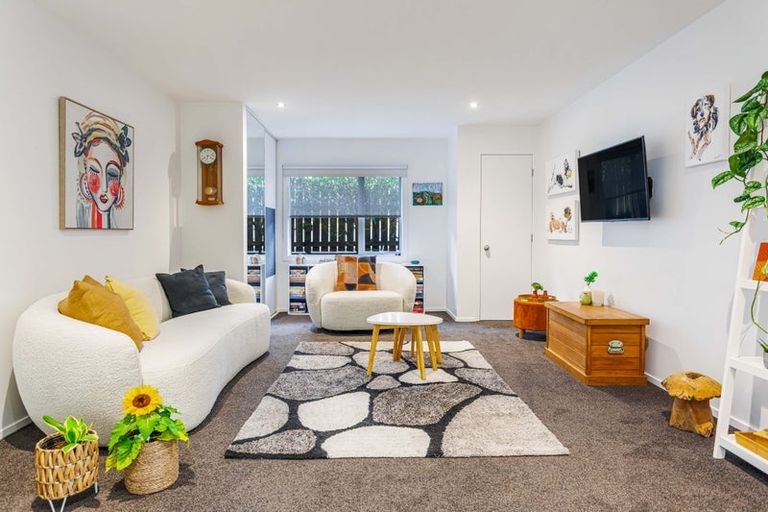 Photo of property in 6 Sunnyview Road, Greenhithe, Auckland, 0632