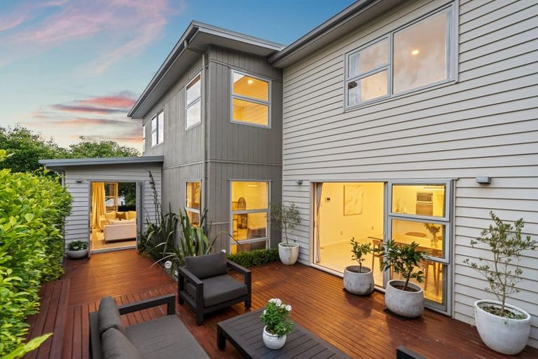 Photo of property in 6 Tuatini Place, Long Bay, Auckland, 0630