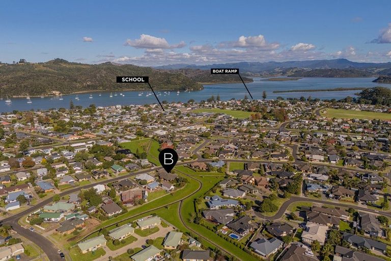 Photo of property in 51 Cholmondeley Crescent, Whitianga, 3510