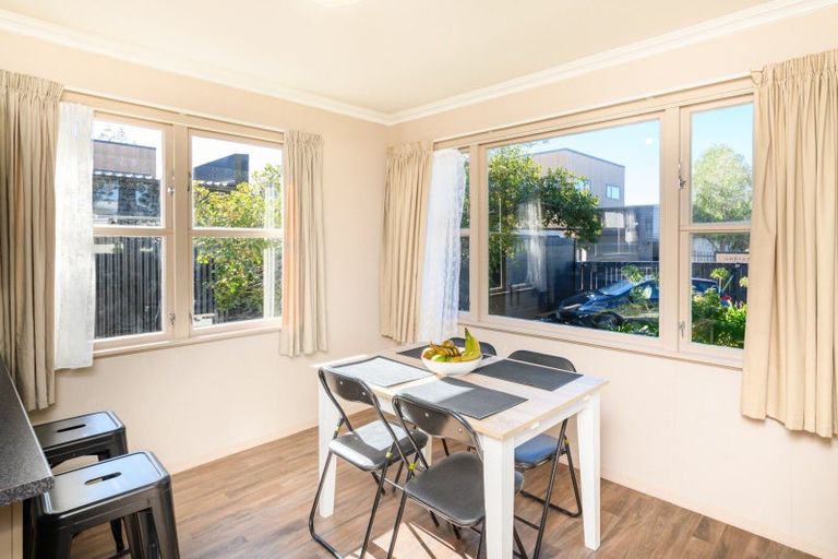 Photo of property in 2a Lowestoft Place, West End, Palmerston North, 4412