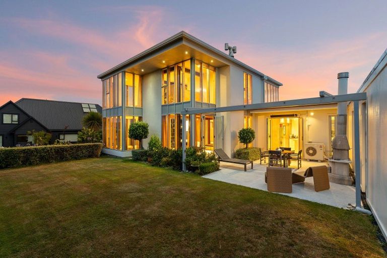 Photo of property in 6 Stormanstown Way, Seatoun, Wellington, 6022