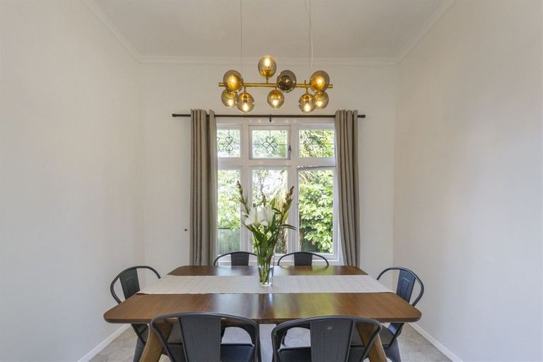 Photo of property in 4 Napier Road, Terrace End, Palmerston North, 4410