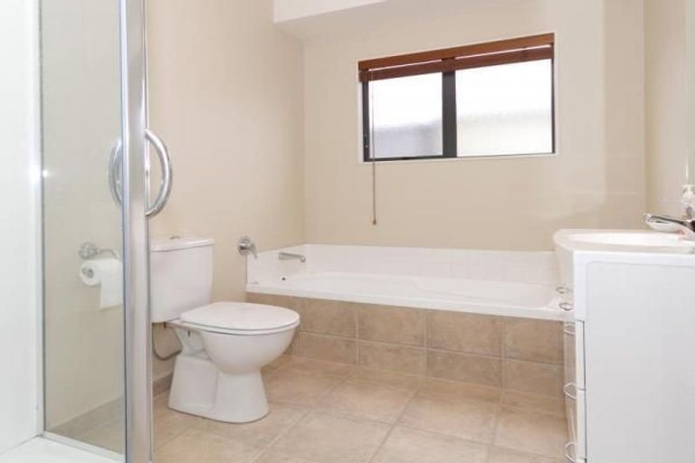 Photo of property in 9a Oxford Street, Taradale, Napier, 4112