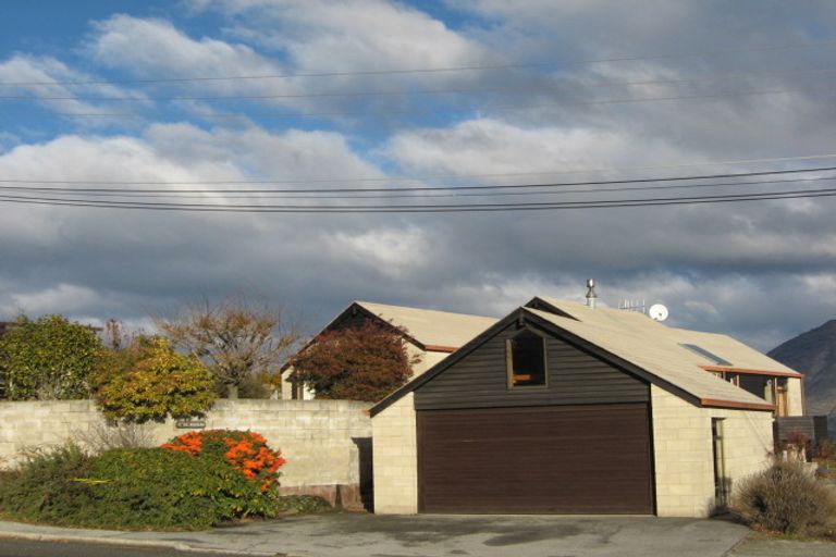 Photo of property in 17 Panorama Terrace, Queenstown, 9300