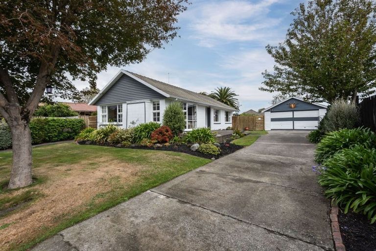 Photo of property in 5 Neave Place, Hillmorton, Christchurch, 8025