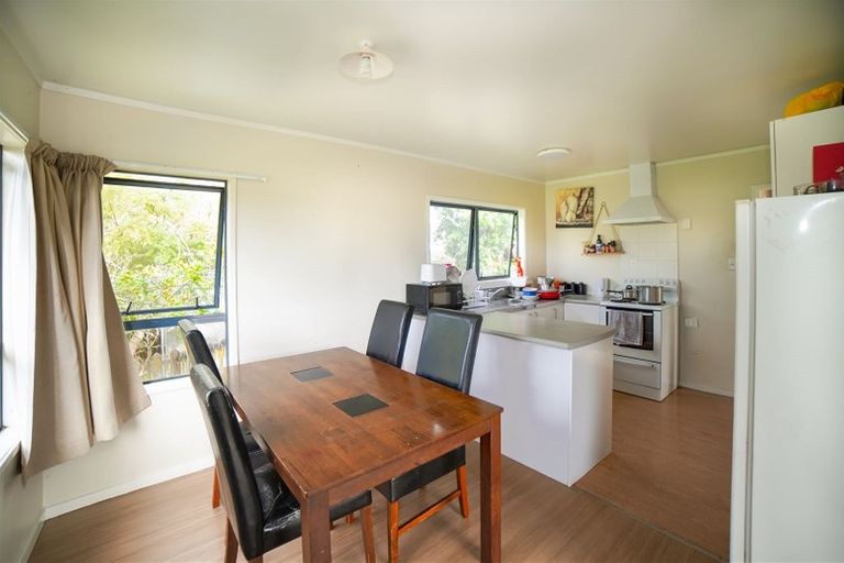 Photo of property in 2/73 Etherton Drive, Weymouth, Auckland, 2103
